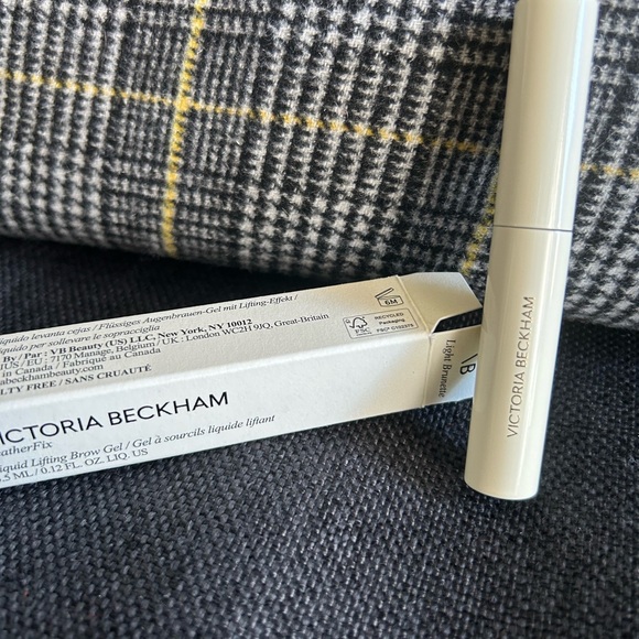 Victoria Beckham Feather Fix brow gel - new - Picture 2 of 4